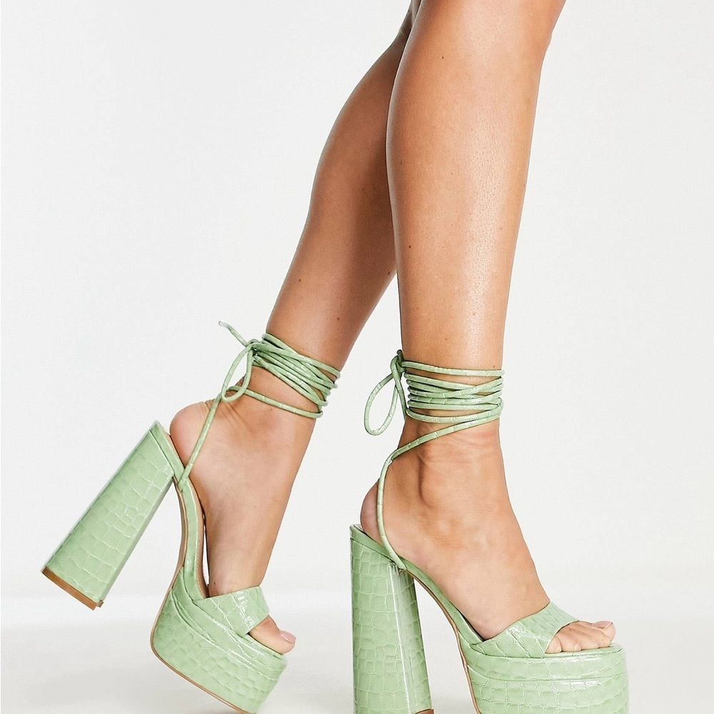 Simmi London Platform Heeled Sandals in Sage Green